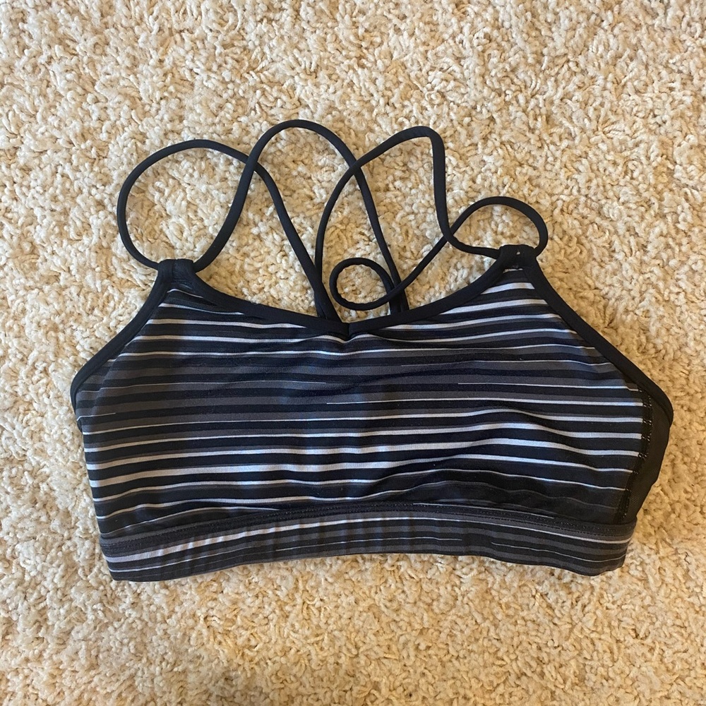 Lululemon sports bra
